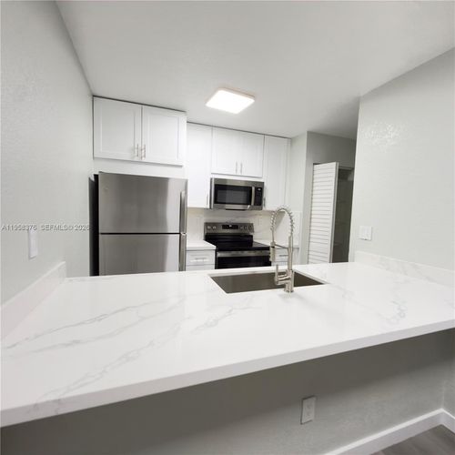 21-18206 Mediterranean Blvd, Hialeah, FL, 33015-5758 | Card Image