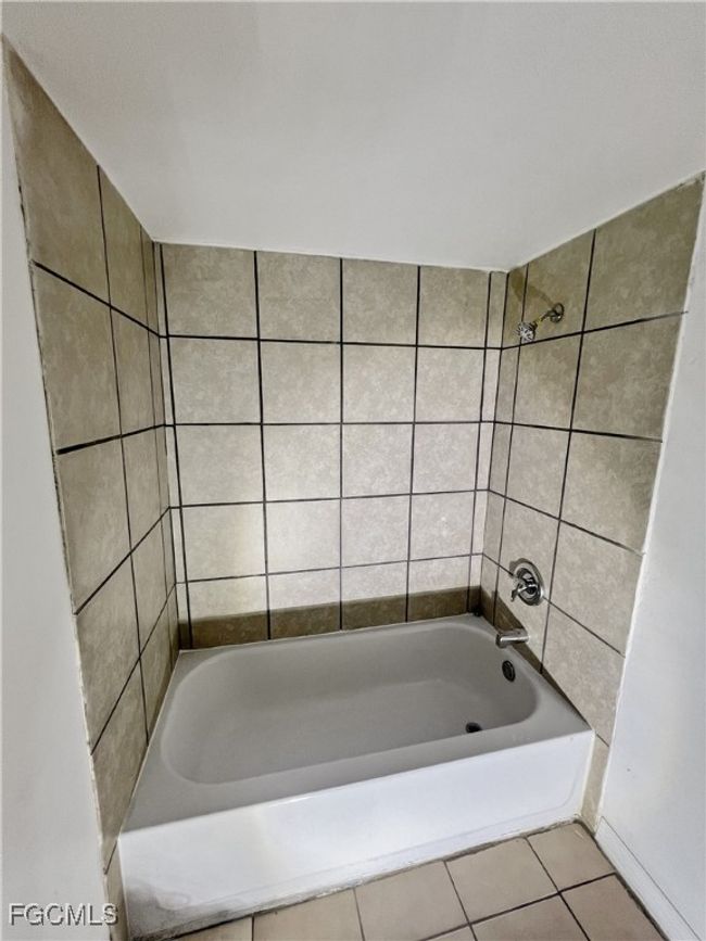 APT-1 - 1615 Evans Ave, Home with 1 bedrooms, 1 bathrooms and null parking in FORT MYERS FL | Image 8
