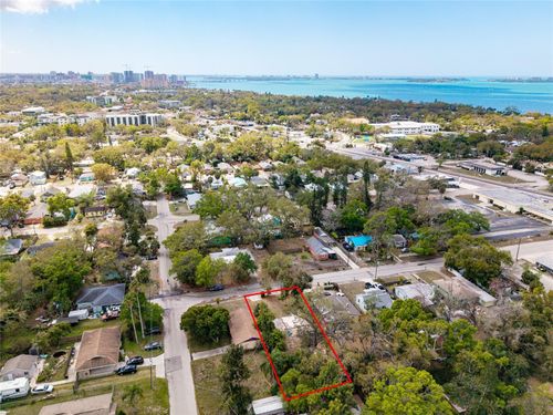 1107 Putnam Dr, SARASOTA, FL, 34234-5329 | Card Image