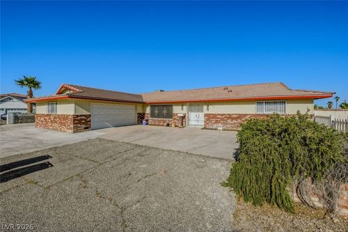 6760 W Oakey Boulevard, Las Vegas, NV, 89146 | Card Image