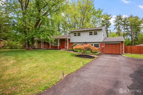 13 Se 13 Glenview Drive Drive, West Windsor, NJ, 08540 | Card Image