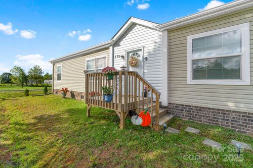 106 Ol Field Ct, Lawndale, NC, 28090-8276 | Card Image