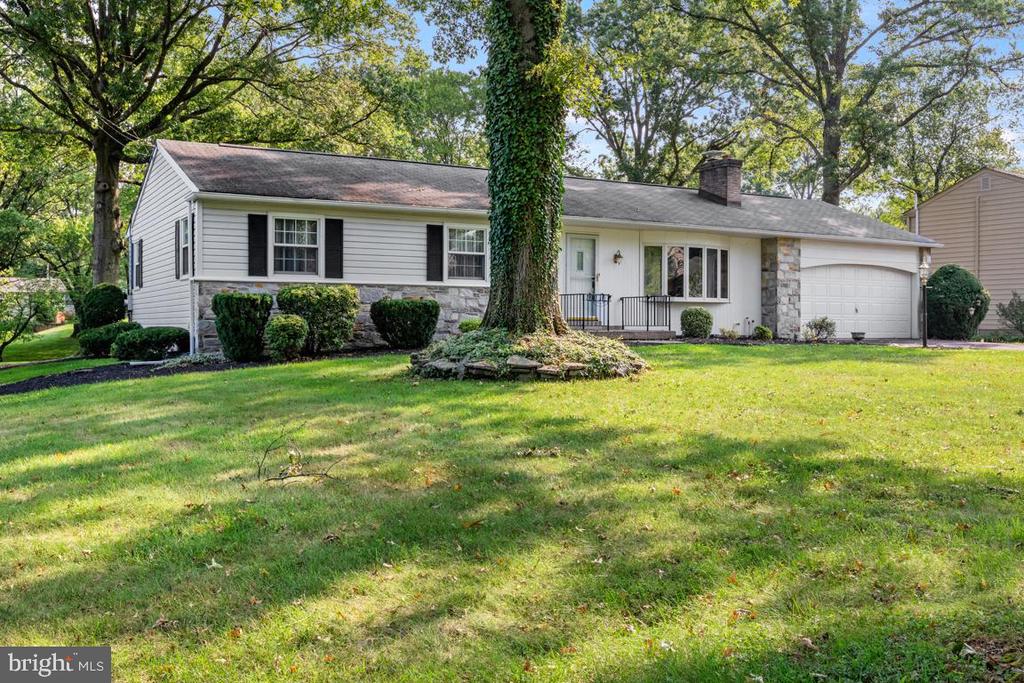 Heartwood Dr, Lansdale, PA 19446