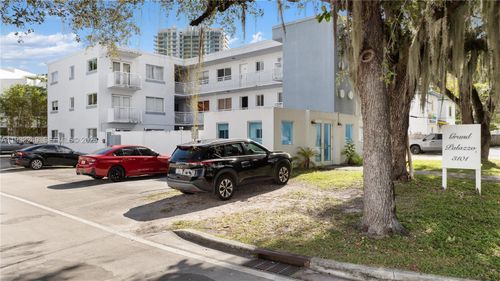 apt-204-3101 Sw 27th Ave, Miami, FL, 33133-5371 | Card Image