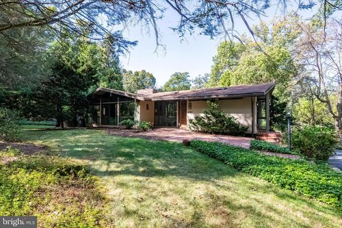 1047 Imperial Dr, MOHNTON, PA, 19540-8843 | Card Image