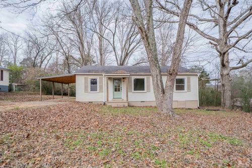 147 Westwood Cir, Selmer, TN, 38375-1420 | Card Image