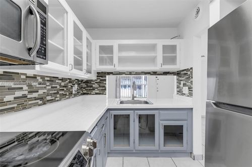 23-12-15348 Sw 72nd St, Miami, FL, 33193 | Card Image