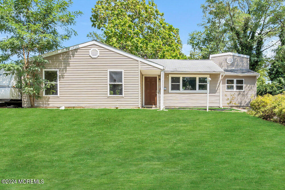 Colgate Dr, Toms River, NJ 08757