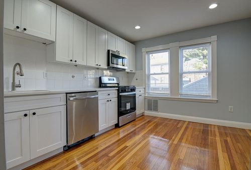 a-88 Old Colony Ave, Quincy, MA, 02170-2622 | Card Image