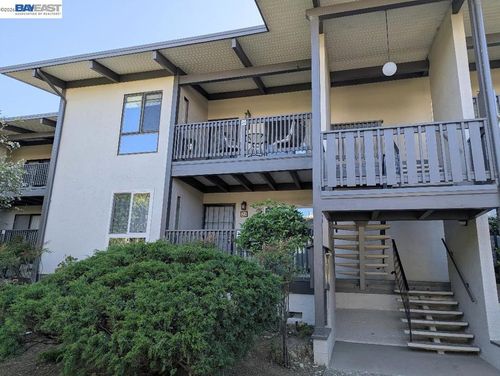 apt-24-19100 Crest Ave, Castro Valley, CA, 94546-2863 | Card Image