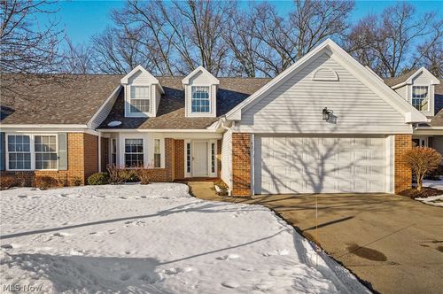 82-421 W Reserve Dr, Cuyahoga Falls, OH, 44223-3784 | Card Image