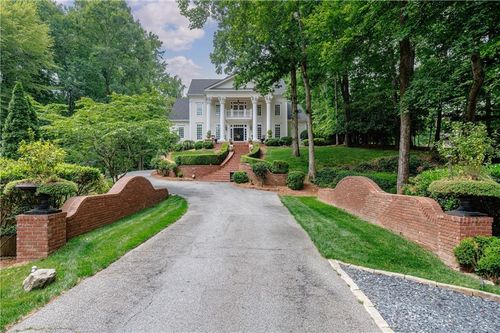 510 Londonberry Rd, Sandy Springs, GA, 30327-4954 | Card Image