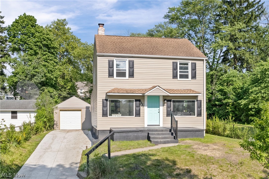 Orlando Ave, Akron, OH 44320