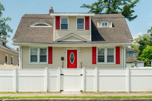 103 Baltimore St, Hartford, CT, 06112-1803 | Card Image