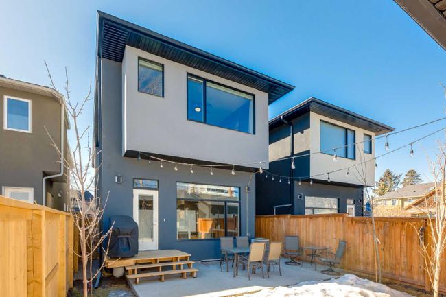 2236 Bowness Road Nw, Home with 4 bedrooms, 3 bathrooms and 2 parking in Calgary AB | Image 8