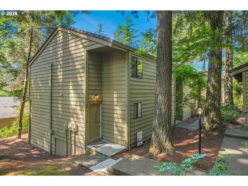 8d-58 Cervantes Cir, Lake Oswego, OR, 97035-1239 | Card Image