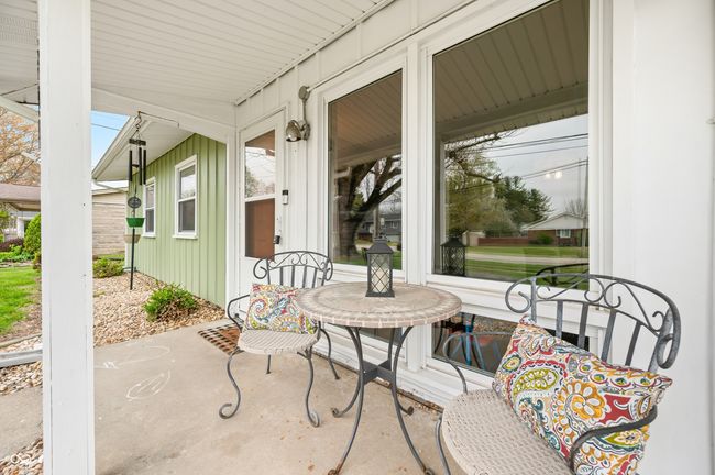 view of patio featuring covered porch | Image 5