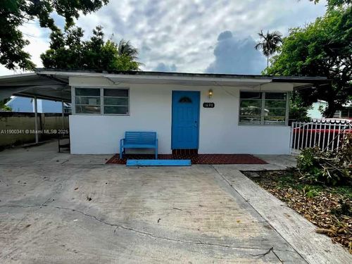 1698 Ne 147th St, North Miami, FL, 33181-1002 | Card Image