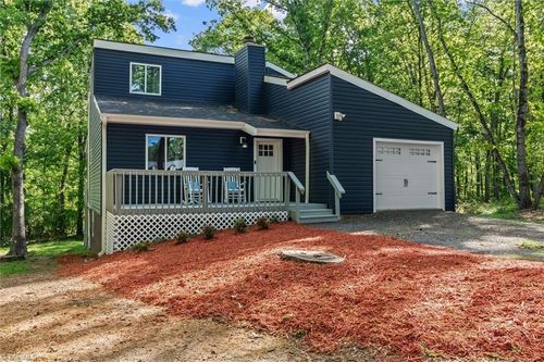 646 Country Club Dr, State Road, NC, 28676-8910 | Card Image