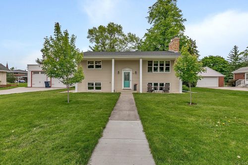 303 Park Ave Se, Pierz, MN, 56364-2555 | Card Image