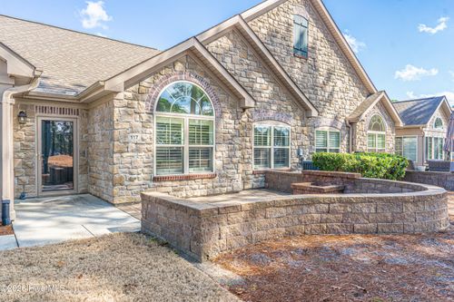 117 W Chelsea Ct, Southern Pines, NC, 28387-2284 | Card Image
