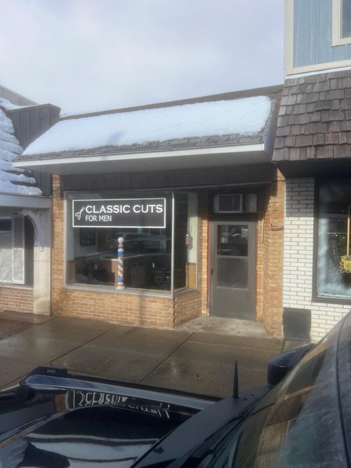 7 W Main St, Fremont, MI, 49412-1135 | Card Image