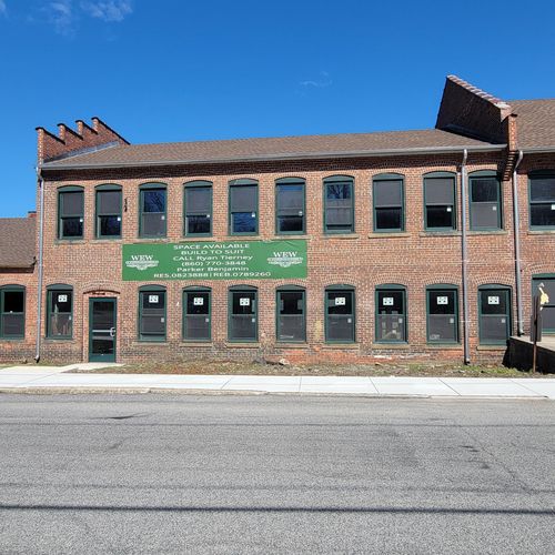 32 Lake St, Winsted, CT, 06098-1410 | Card Image