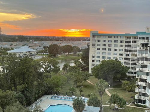 apt-1015-4200 Hillcrest Dr, Hollywood, FL, 33021-7962 | Card Image