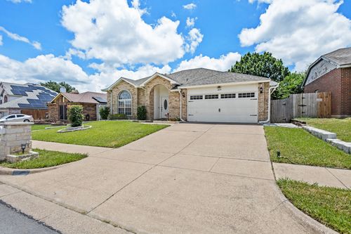 1604 Barclay Dr, Arlington, TX, 76018-4954 | Card Image