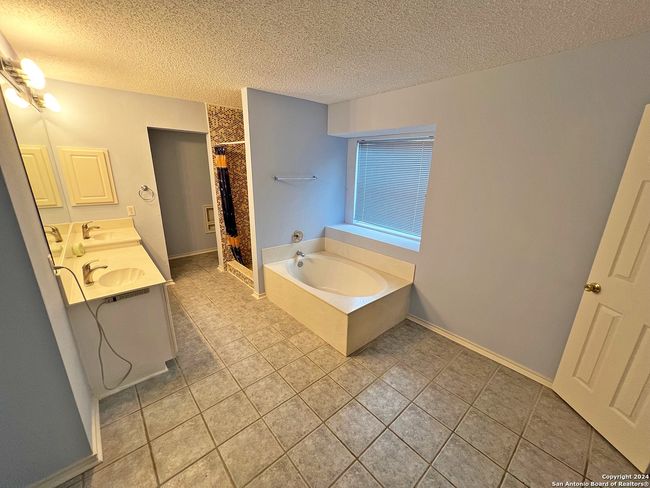 7514 Autumn Ledge, House other with 4 bedrooms, 3 bathrooms and null parking in Converse TX | Image 18