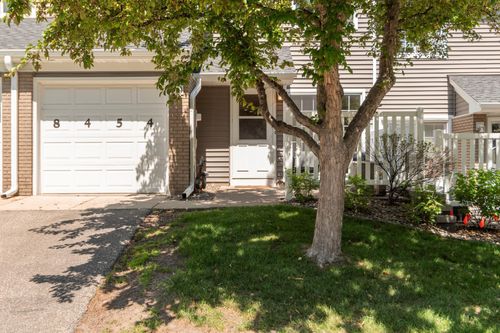75-8454 Copperfield Way, Inver Grove Heights, MN, 55076-3371 | Card Image