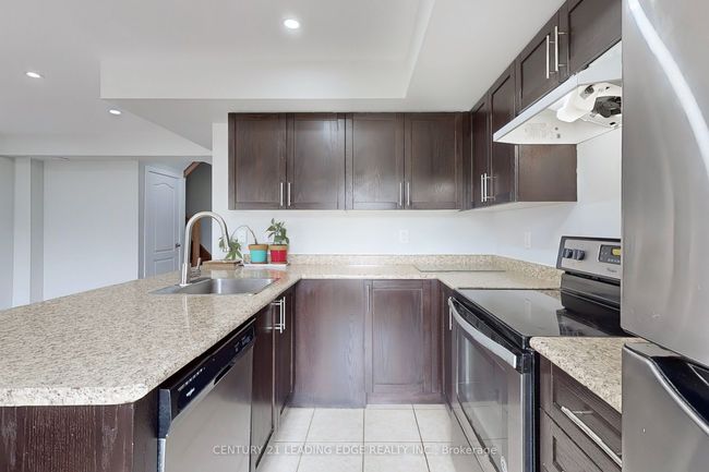 107 - 2 Dunsheath Way, Condo with 2 bedrooms, 2 bathrooms and 1 parking in Markham ON | Image 11