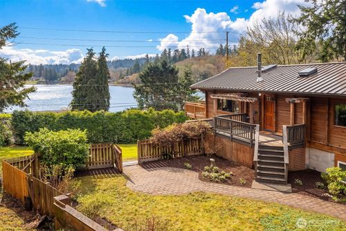 8121 Sw 222nd Pl, Vashon, WA, 98070-7147 | Card Image