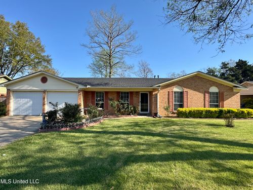 1612 College St, Cleveland, MS, 38732-2927 | Card Image