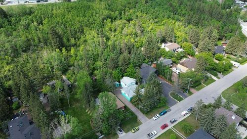 8951 33 Avenue Nw, Calgary, AB, T3B1M2 | Card Image