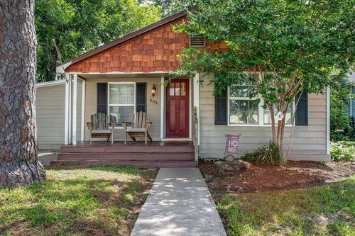 504 Ed Linn St, Edna, TX, 77957-2665 | Card Image