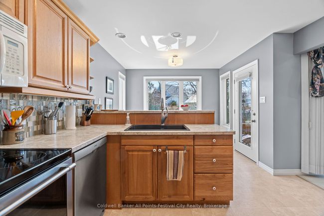 52 Napier St, House other with 3 bedrooms, 2 bathrooms and 2 parking in Goderich ON | Image 18