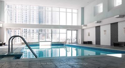 803 - 218 Queens Quay W, Condo with 1 bedrooms, 2 bathrooms and 1 parking in Toronto ON | Image 3