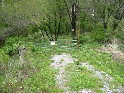 3268 Perry Ct, Grand Blanc, MI, 48439-8151 | Card Image