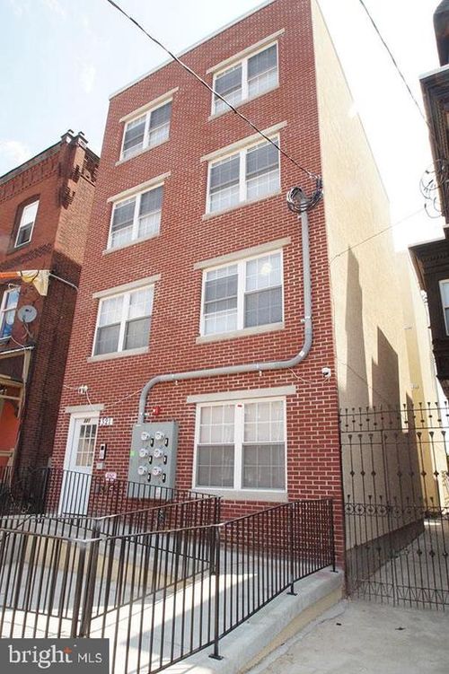 321 N 40th St, PHILADELPHIA, PA, 19104-4600 | Card Image