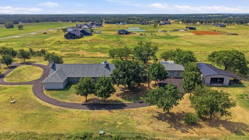 705 Club Lake Rd, Whitesboro, TX, 76273-3104 | Card Image