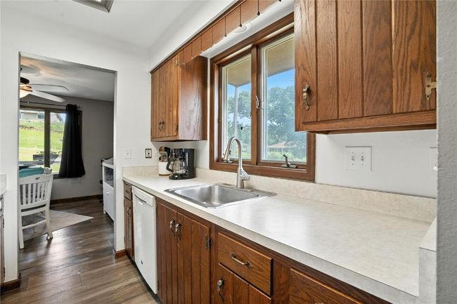 1704 Pikes Peak Ct Ne, Condo with 2 bedrooms, 2 bathrooms and null parking in Cedar Rapids IA | Image 9