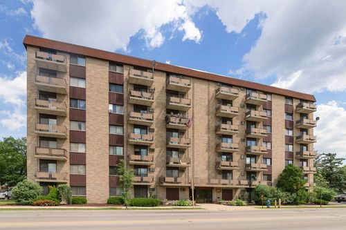 apt-405-850 Des Plaines Ave, Forest Park, IL, 60130-2052 | Card Image