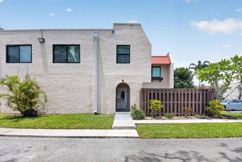 b-6352 Seven Springs Blvd, Greenacres, FL, 33463-1637 | Card Image
