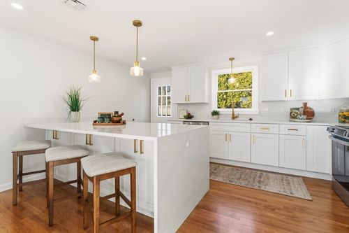 29 Susan Dr, Saugus, MA, 01906-1262 | Card Image