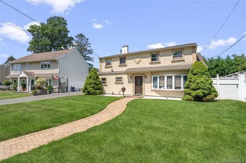 9 Rugby Rd, Massapequa, NY, 11758-5946 | Card Image