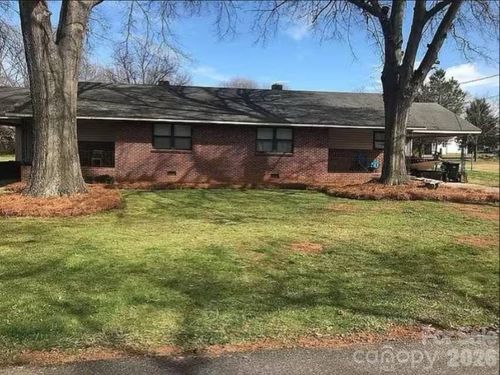 4 Faye St, Belmont, NC, 28012-2407 | Card Image
