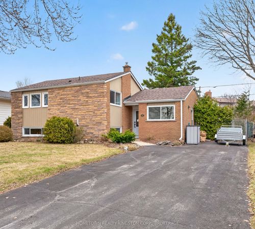 656 Carnaby St, Kingston, ON, K7M5M7 | Card Image