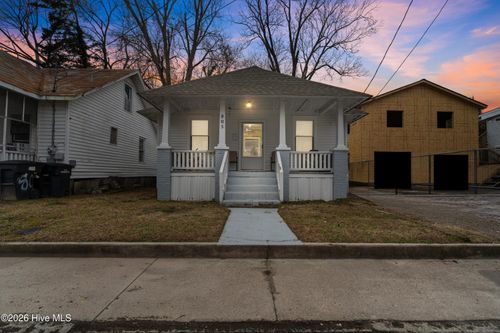 805 Hunter St, Elizabeth City, NC, 27909-5305 | Card Image