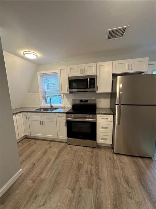 fl-2nd-158 Roger Williams Ave, Rumford, RI, 02916-3327 | Card Image